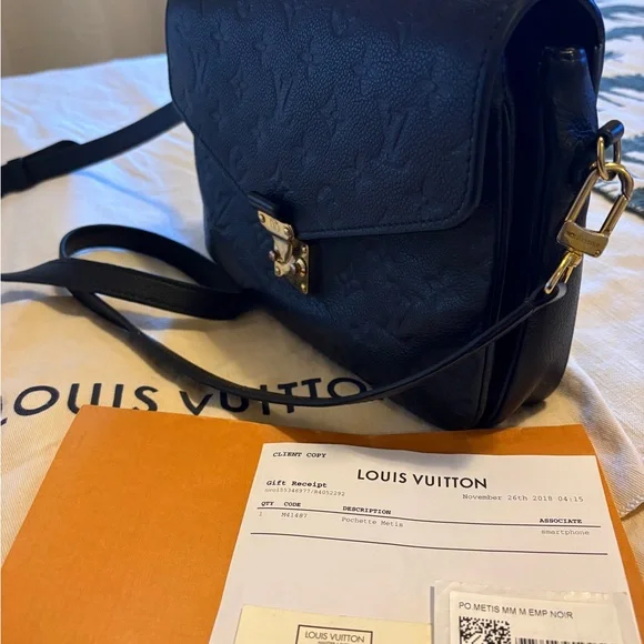 Louis Vuitton Black Women's Bag - Picture 4 of 13